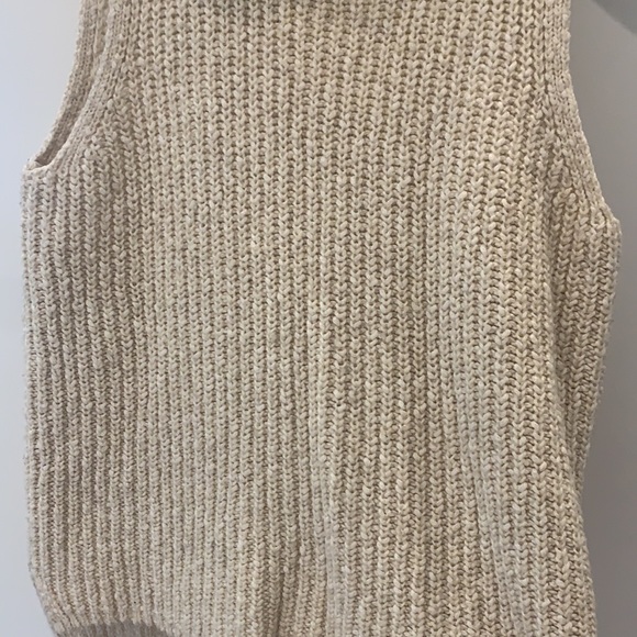 Aeropostale cowlneck sleeveless sweater - Picture 3 of 3